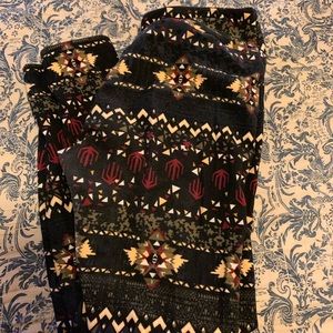 EUC Aztec Lularoe leggings
